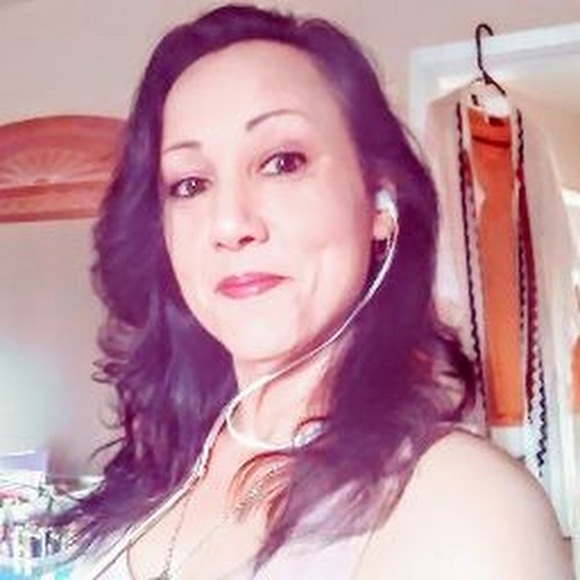 Meet your Posher, Sandra - Picture 1 of 1